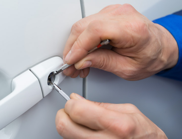 Locksmith for my car in Greenpoint Brooklyn, NY